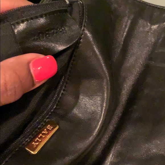 Bally Leather Handbag - Picture 4 of 7